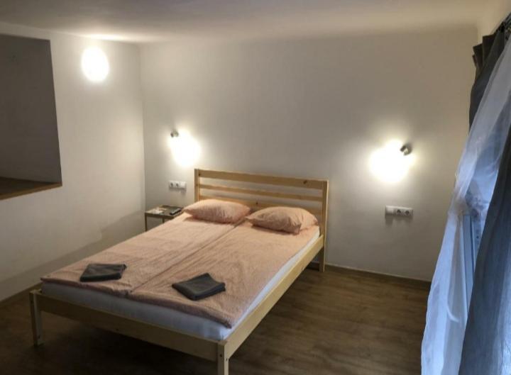Apartman Vorosmarty Apartamento Budapeste Exterior foto