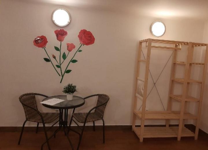 Apartman Vorosmarty Apartamento Budapeste Exterior foto
