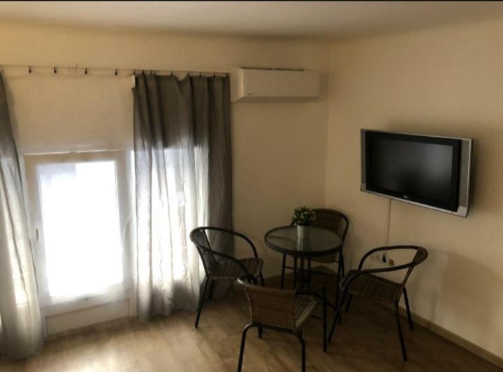 Apartman Vorosmarty Apartamento Budapeste Exterior foto