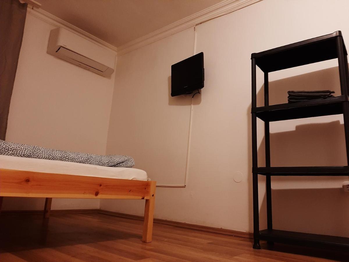 Apartman Vorosmarty Apartamento Budapeste Exterior foto