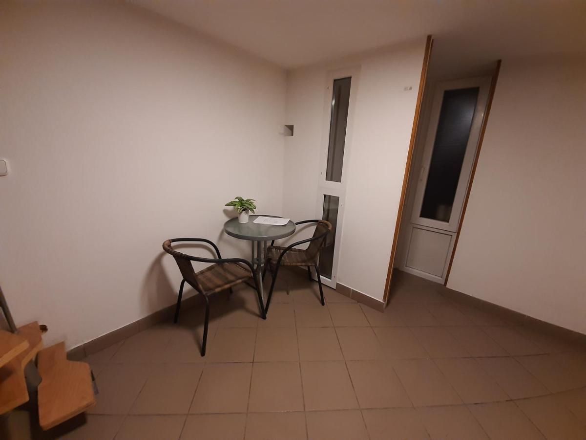 Apartman Vorosmarty Apartamento Budapeste Exterior foto
