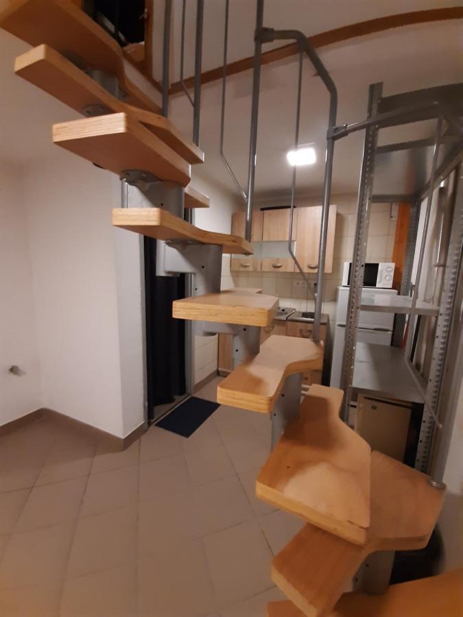 Apartman Vorosmarty Apartamento Budapeste Exterior foto