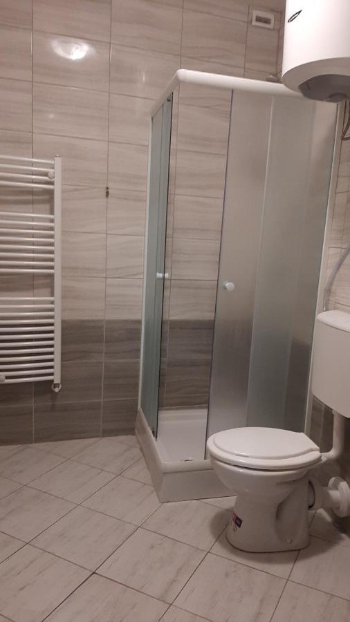 Apartman Vorosmarty Apartamento Budapeste Exterior foto