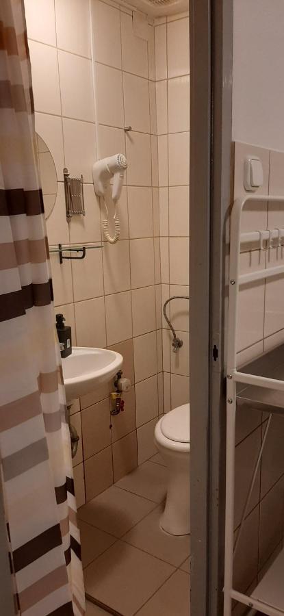 Apartman Vorosmarty Apartamento Budapeste Exterior foto