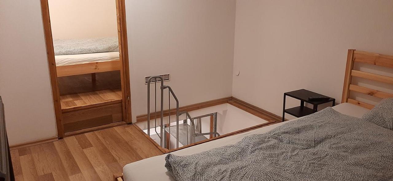 Apartman Vorosmarty Apartamento Budapeste Exterior foto