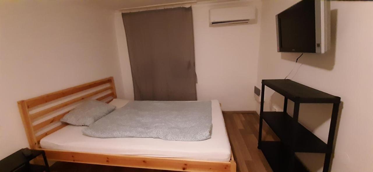 Apartman Vorosmarty Apartamento Budapeste Exterior foto