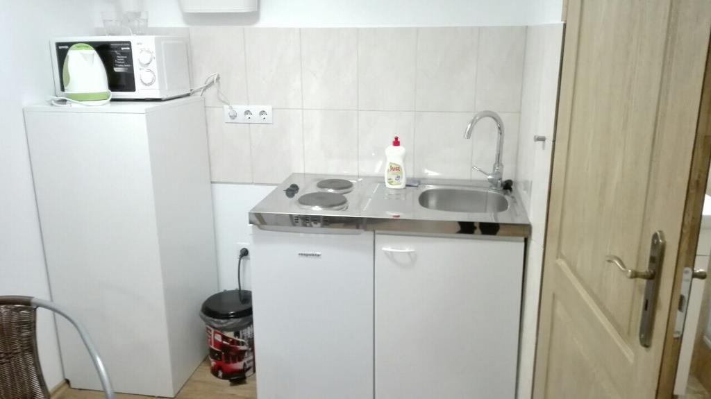 Apartman Vorosmarty Apartamento Budapeste Exterior foto