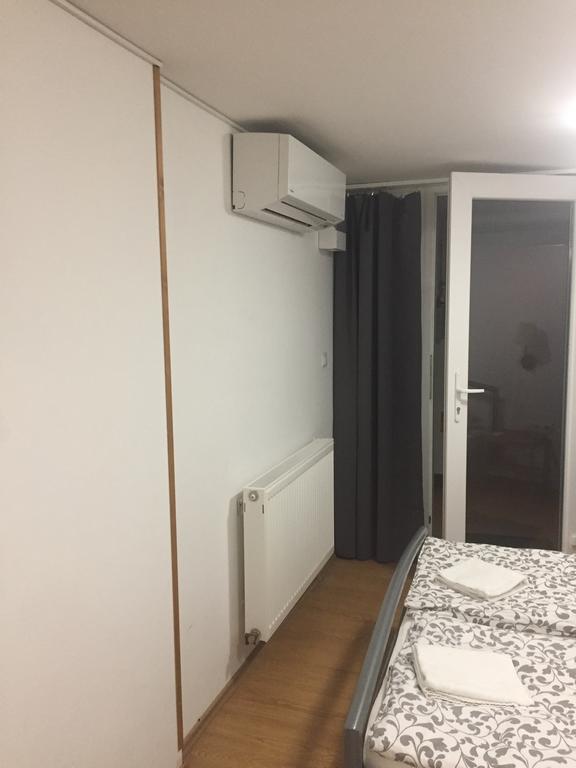 Apartman Vorosmarty Apartamento Budapeste Exterior foto
