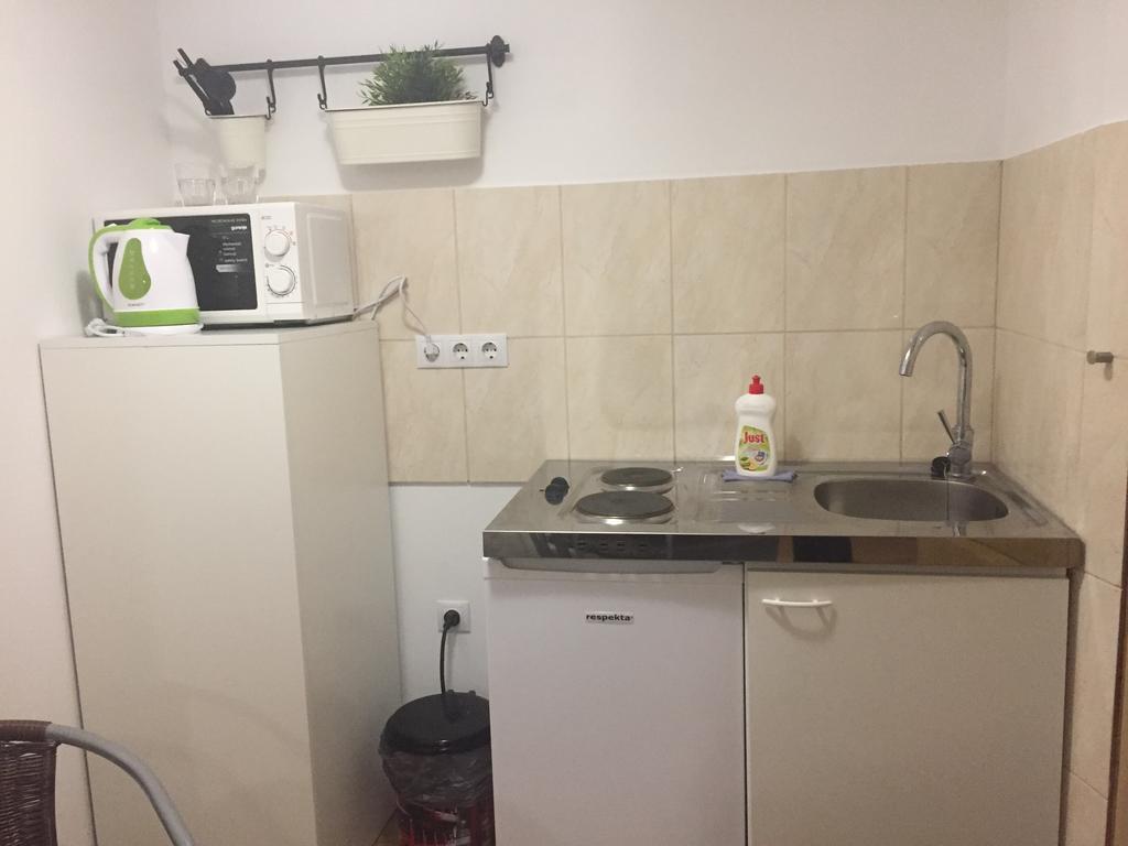 Apartman Vorosmarty Apartamento Budapeste Exterior foto