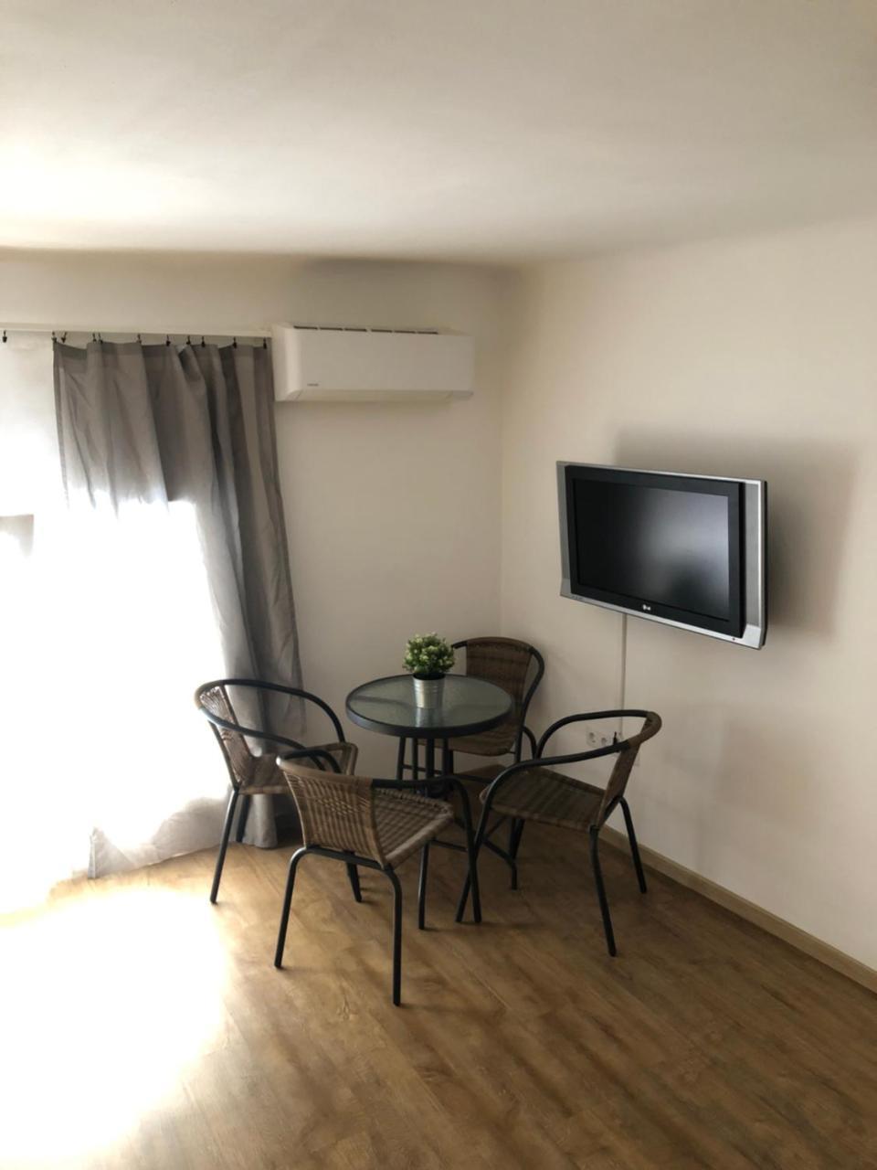 Apartman Vorosmarty Apartamento Budapeste Exterior foto
